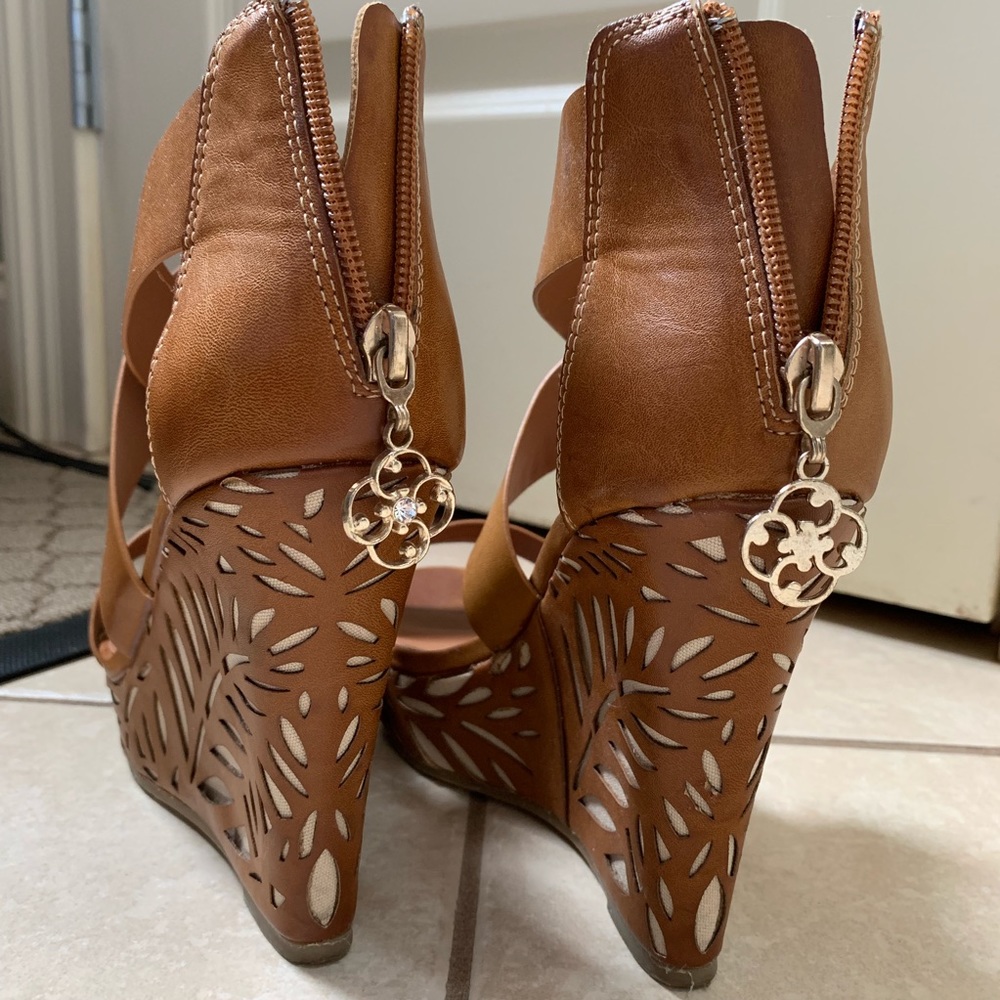 Charming Charlie Leaf Cutout Platform Wedges